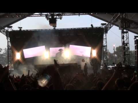 Dj Chuckie-Dirty Talk (Wynter Gordon) live smokeout 2010 (dirty dutch)