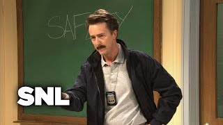 Shallon: Stranger Awareness - SNL