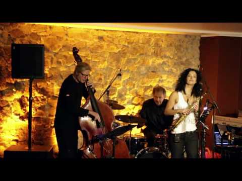 ANGELA PUXI QUARTET   Maylow