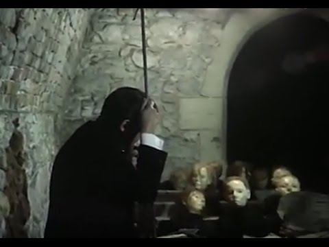 Tadeusz Kantor "Umarła klasa" (Dead class) [English subtitles]