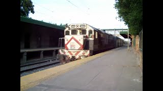 preview picture of video 'GT22 9069 con tren 1351/2351 pasando por Luis Guillón'