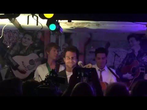Amir - Une Belle Histoire tijdens opening bar Stockholm