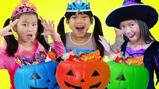 Emma Jannie &amp; Wendy Pretend Play Halloween Trick Or Treat Costume Dress Up for Candy Haul