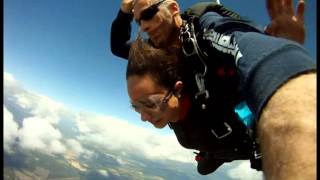 preview picture of video 'Bri's Sweet 16 Tandem Skydive'