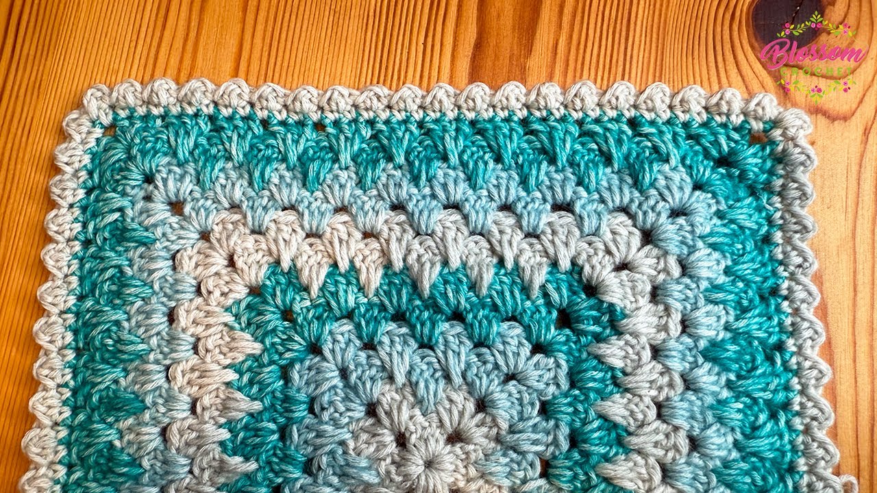 This HAS to be the most beautiful yet SIMPLE crochet border Ever!