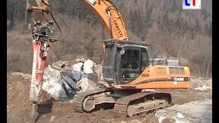 preview picture of video 'Case CX330 & Kobelco Team Work / Abbruch Waldshut-Tiengen, Germany, 04.03.2005.'