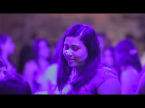 salvadoreños por el Mundo , Cumbia hermanos flores