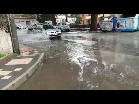 Viale Regina Elena allagato