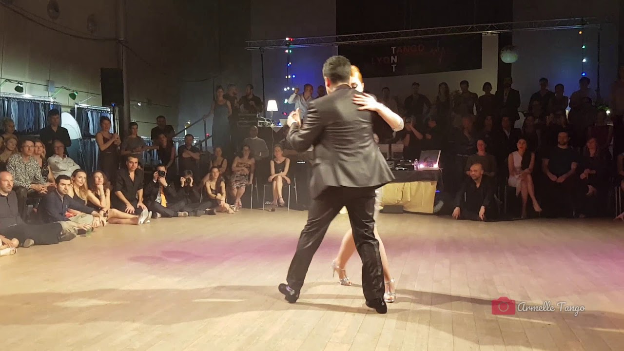 Video thumbnail for Fernando Sanchez & Ariadna Naveira ❤ @ Lyon Tango Festival 2019 -Lo Pasao, Paso (C. Di Sarli ...)