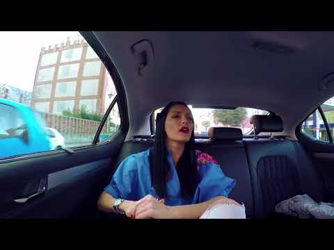 'Mos i fol shoferit' - Eliona Pitarka në taksinë e Rudina Dembacaj