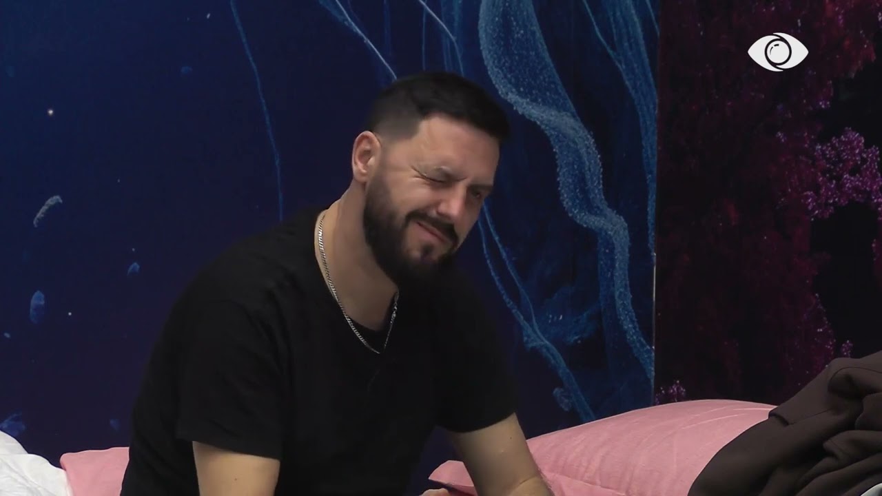 “Mos më prek krevatin”/ Vijon diskutimi Miri-Mali: Këto janë gjërat e mija, mos mi luaj nga vendi