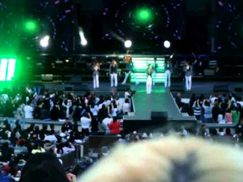 110430 U-KISS BIGEUL BINGEUL KMF HOLLYWOOD BOWL 2011