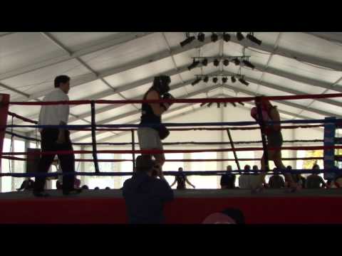 Boxing Exhibition Night '14: Elizabeth "She-Ra: Princess of Power" Karan vs. "Muhammad" Allie Stote