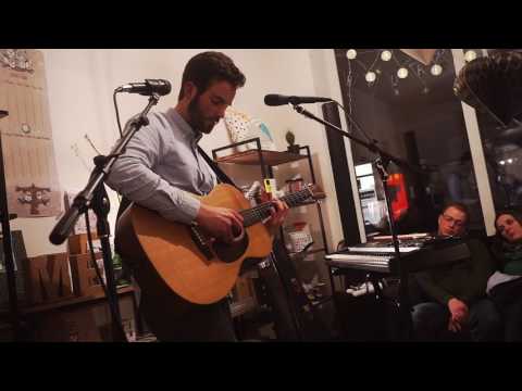 Tilman Ringer - Sprachgewand | ¡moment - Cafékonzert#11