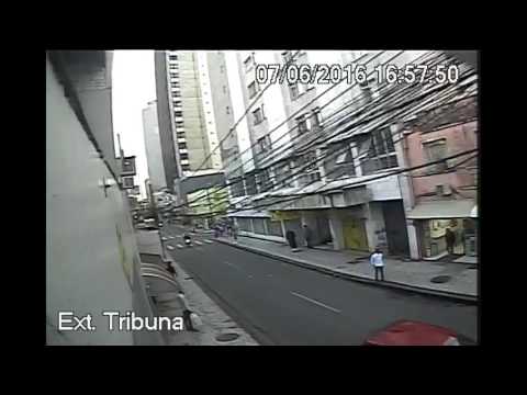 Explosão no Centro de Curitiba dá um susto em pedestres