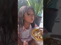 Yauma Sedang Makan Pake Apa Tuh Telur Dadar Mantap Ya