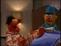 Sesame Street Show 4092 I Love My Toes 2005