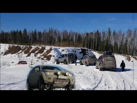 На снегу Ховер против Нивы, а форсируем Ниву. На снегу Ховер и Нива