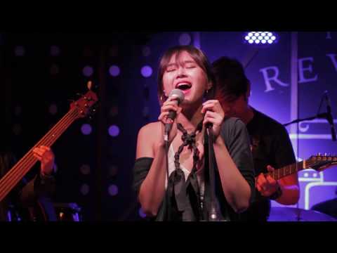 Angela Tinimbang - LIVE @ Oo