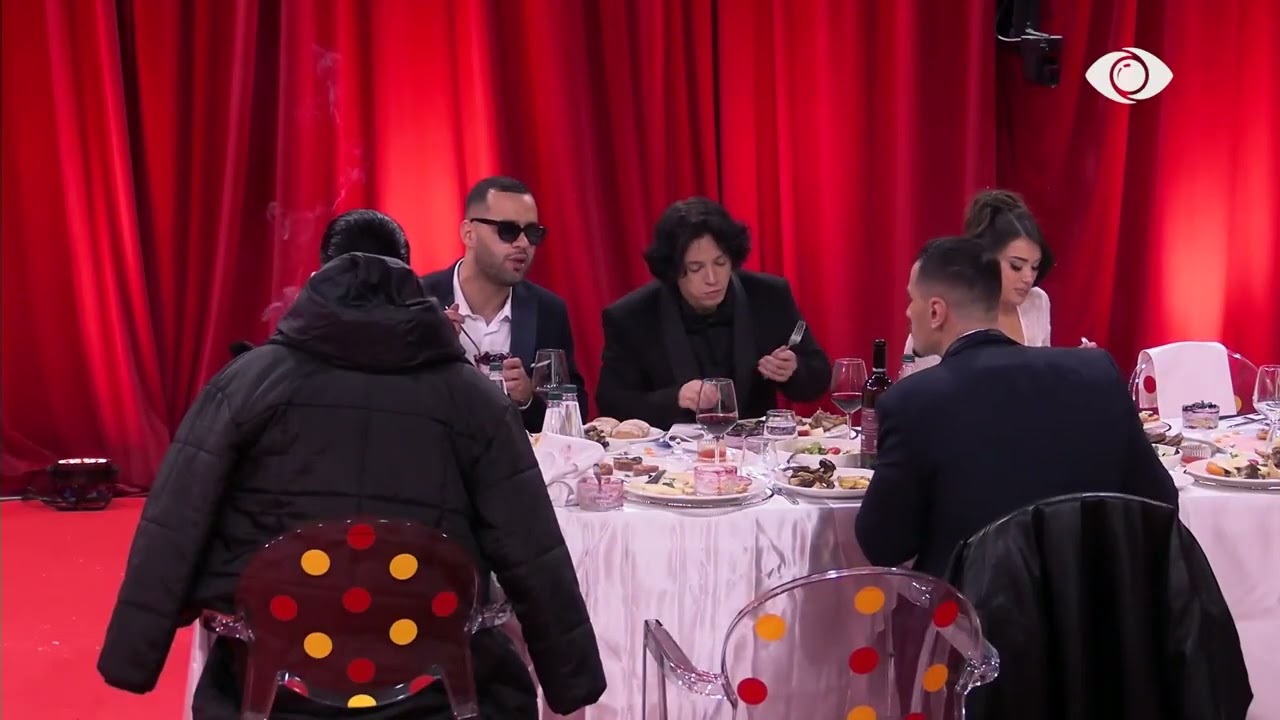 “E mbroj vetë veten”/ Vijon debati mes Gretës dhe Livias, ndërhyn Juela: Dal unë agresive