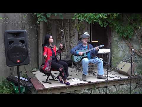 Qin Qian, on Ehru with Jim Dragoni and Son - Grumblethorpe Oktoberfest - Germantown, PA - 10.05.19