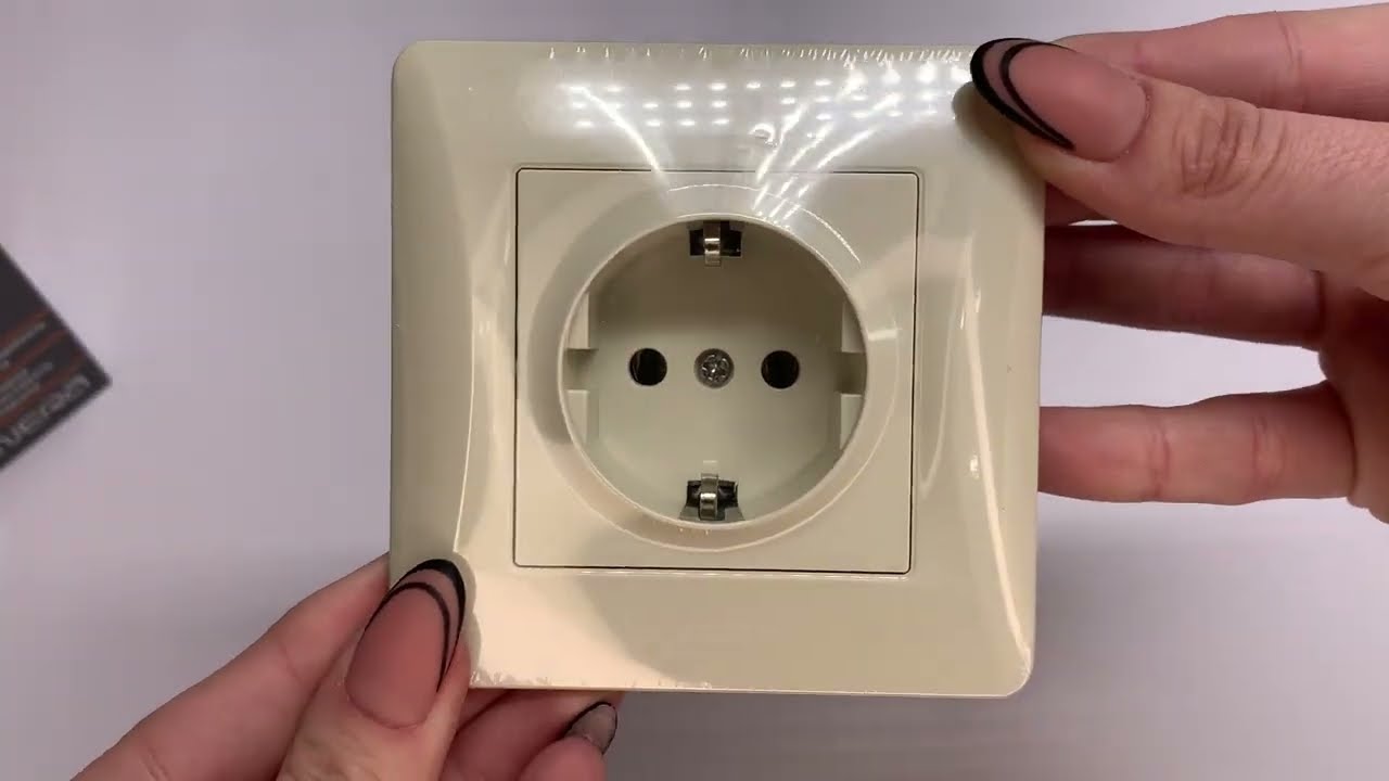 Розетка одинарна з/з VIDEX Binera крем (VF-BNSK1G-CR)