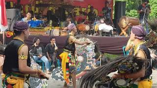 Download lagu Jhatilan Mardi Raharjo Babak 'Gagak Rimang' part 1. #jhatilan #budaya #keseniantradisional mp3 Download lagu Jhatilan Mardi Raharjo Babak 'Gagak Rimang' part 1. #jhatilan #budaya #keseniantradisional mp3