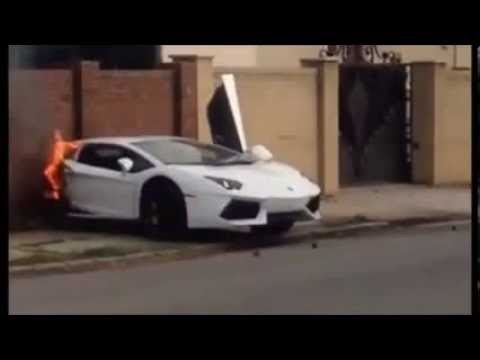 Lamborghini Aventador Crash Splits Car In Half