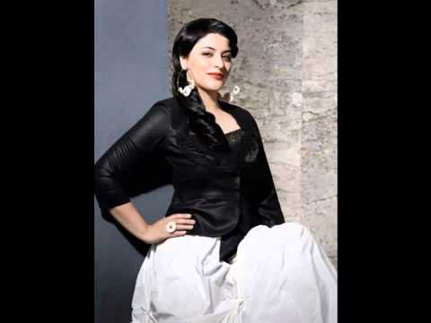 Zara - Bakışı Çağırır Beni Uzaktan