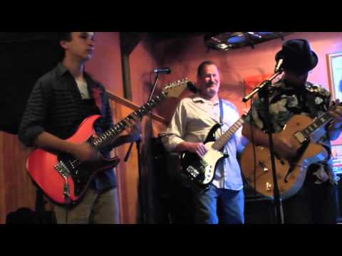 Justin Lindsay and Bunk - Shake Your Hips