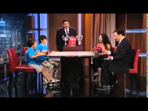 Lil' Kim Plays Scrabble With Jimmy Kimmel (2009)