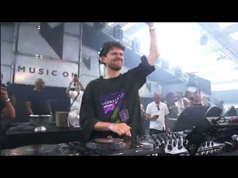 Franky Rizardo playing „Tomi&Kesh, Alessandro Diruggiero - Hollywood Flow“ at Music On Festival