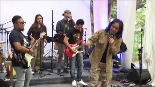 Download lagu LOCHNESS DI TITIK KUMPUL. Silaturahmi Band Bandung mp3