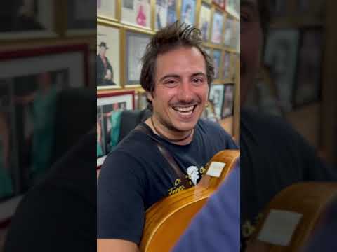 Capas Burdeos. Tuna de Biología de Sevilla. Ensayando.