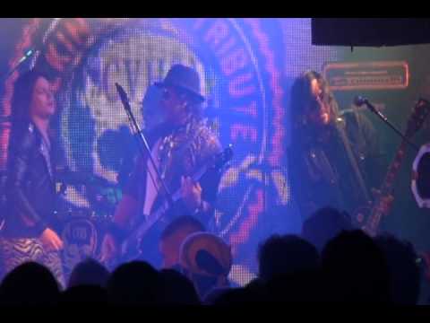 COVERHEADS - DUDE LOOKS LIKE A LADY - THE ROXY ARCOS - 25/06/2011