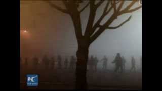 How Chinese "damas" exercise in poisonous smog?