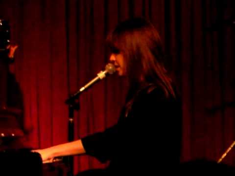 Laura Jansen Perfect Live @ Hotel Cafe 020810.MP4