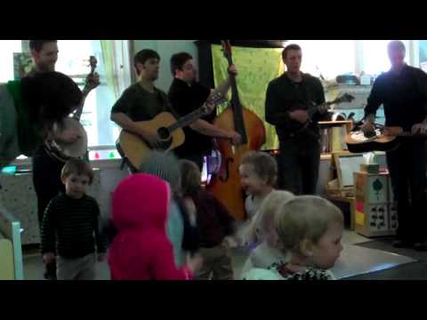 Eight Dollar Mountain - Family Kitchen