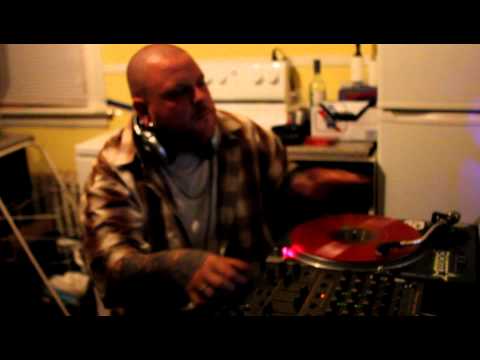 Dj Grusm cutting up some Onyx