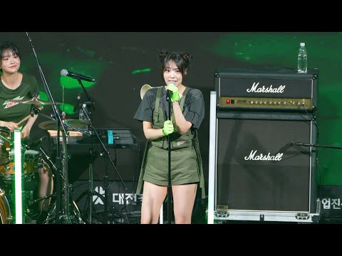 [4K60P] 250927 QWER 시연 SIYEON 'PLAY WE, DEW' 직캠 Fancam @PMPS 2025 시즌2 FINAL by 고구마킬러