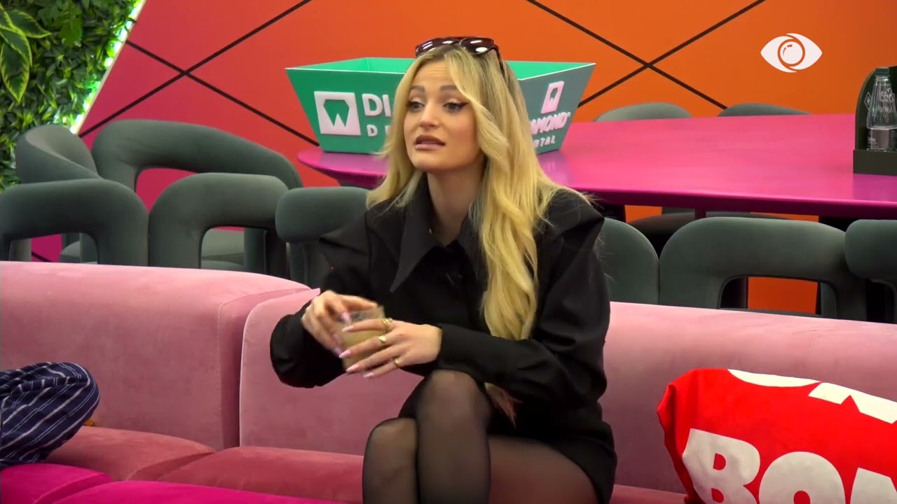 Nëse do mund ta puth…/ Artani improvizon veprimin ndaj Brikenës