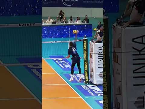 The empty net is unlocked 😮‍💨 #epicvolleyball #volleyballworld #volleyball