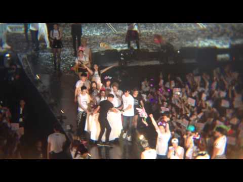 [Fancam] 141213 JYP Nation ONE MIC in Bangkok - Ending Hand Up & HBD J.Y.Park
