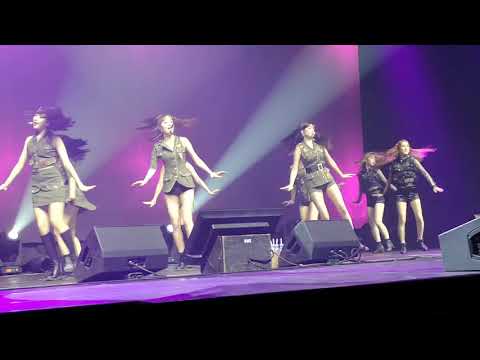 180826 Season of GFriend in Manila - Crush