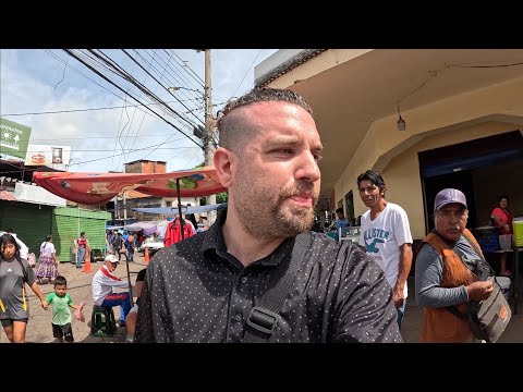 American LOST in Santa Cruz De La Sierra ￼Bolivia dodgy yet friendly market! 🇧🇴 — Chris C