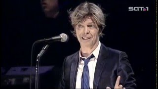 David Bowie – I&#39;m Afraid Of Americans (Live Berlin 2002)