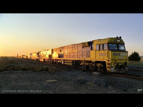 Pacific National 1PM5 Freight Train at Sunset - PoathTV Australian Railways