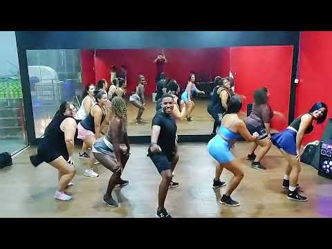 Toma Toma | DJ Zullu, Tchakabum, Os Quebradeiras, Machadez e Mousik -  (Dança da Mãozinha)