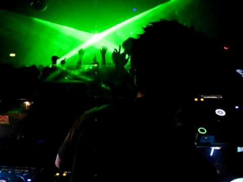 Sidney Samson ft. Lady Bee - Shut Up & Let It Go (Chuckie Remix)