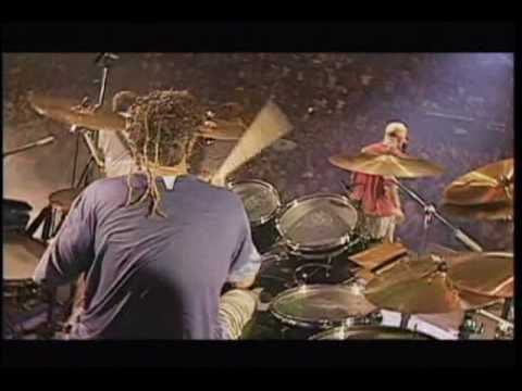 La danza de los muertos pobres (Afro) - Bersuit (DVD de la cabeza)